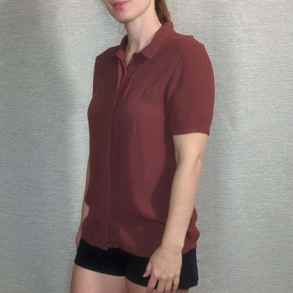 Short Sleeve button front blouse - Picture 3 of 10